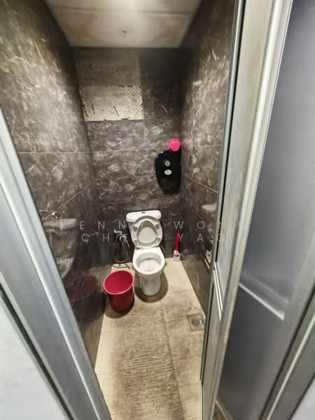 Shop for Sale in Danga Bay (Johor Bahru) - Kenny Wong Chen Yao - Bathroom - PropertyGuru.com.my