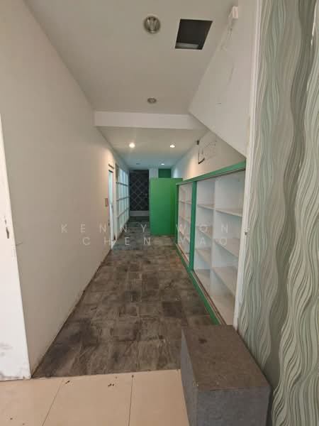 Shop for Sale in Danga Bay (Johor Bahru) - Kenny Wong Chen Yao - Corridor - PropertyGuru.com.my
