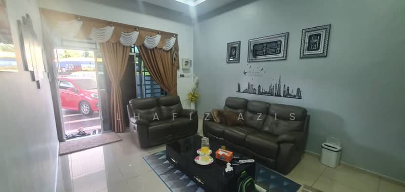 Taman Cempaka Selatan untuk Untuk Dijual - RM 430,000, Mac 2026 - Living Room - PropertyGuru.com.my