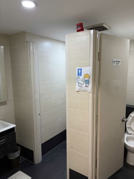 3 Two Square untuk Untuk Disewa - RM 5,500 /bulan, Apr 2026 - Bathroom - PropertyGuru.com.my