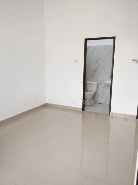 Semi-Detached House for Sale in Jenjarom (Banting) - John Wong - Bathroom - PropertyGuru.com.my