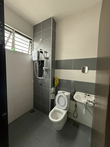Sri Impian Apartment untuk Untuk Dijual - RM 268,000, Mac 2026 - Bathroom - PropertyGuru.com.my