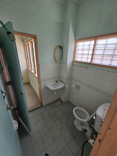 2-storey Terraced House for Sale in Bandar Bukit Beruntung (Bukit Beruntung) - CK Sam - Bathroom - PropertyGuru.com.my