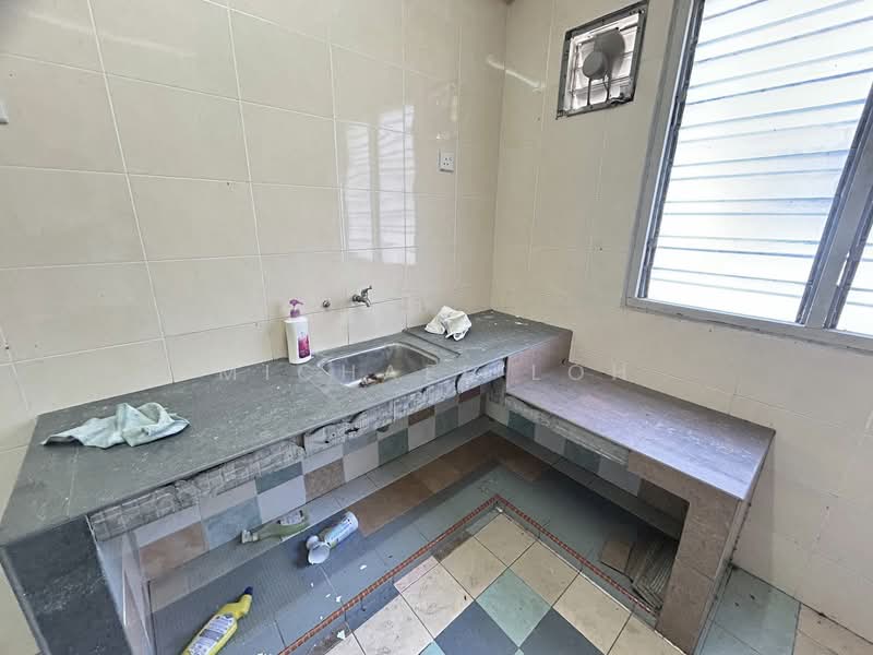 2-storey Terraced House for Sale in Menglembu (Perak) - Michael Loh - Kitchen - PropertyGuru.com.my
