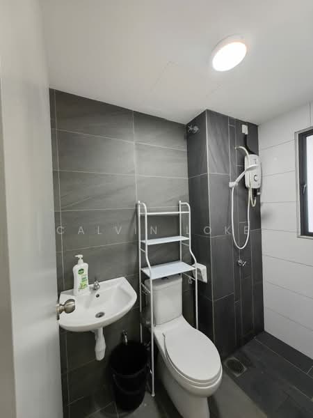 Servis Apartment untuk Disewa di Traders Park - Calvin Loke - Bathroom - PropertyGuru.com.my