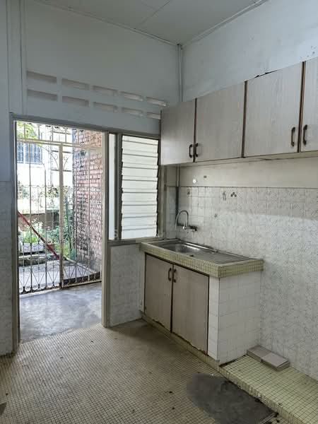 Rumah Teres 1 Tingkat untuk Dijual di Taman Bukit Maluri (Kepong) - Eason Tan - Kitchen - PropertyGuru.com.my