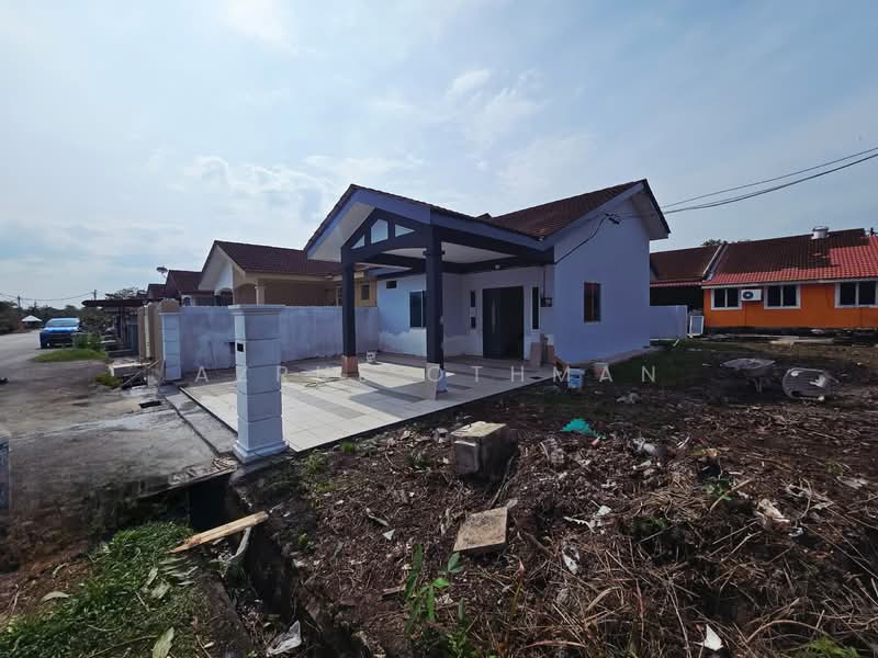 1-storey Terraced House for Sale in Rantau (Negeri Sembilan) - Azrul Othman - Exterior - PropertyGuru.com.my