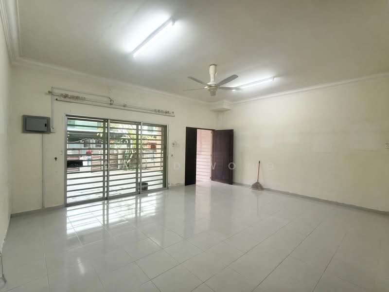 2-storey Terraced House for Sale in Ipoh (Perak) - David Wong - Living Room - PropertyGuru.com.my