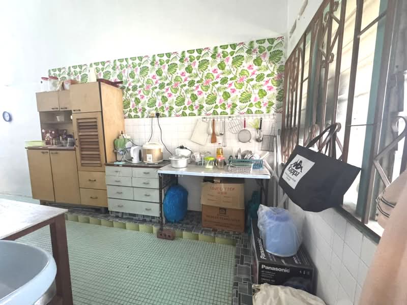 1-storey Terraced House for Sale in Taman Perling (Perling) - Adam Chua - Kitchen - PropertyGuru.com.my