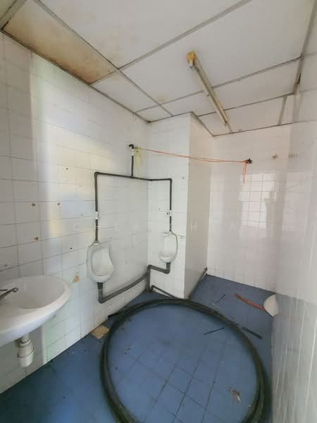 Shop for Rent in Ipoh (Perak) - Chea Chea Lim - Bathroom - PropertyGuru.com.my