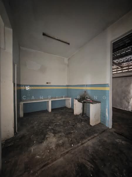 Shop / Office for Rent in Taman Sentosa (Johor Bahru) - Cahrie Bong - Interior - PropertyGuru.com.my