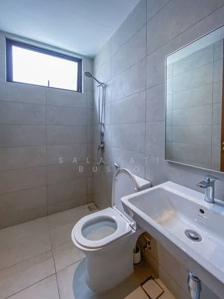 3-storey Terraced House for Sale in Cyberjaya (Selangor) - Salawati Busro - Bathroom - PropertyGuru.com.my