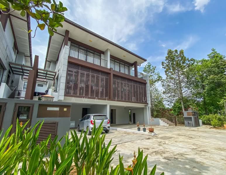3-storey Terraced House for Sale in Cyberjaya (Selangor) - Salawati Busro - Exterior - PropertyGuru.com.my