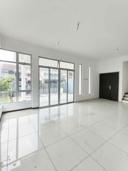 Semi-Detached House for Sale in Mutiara Rini (Skudai) - Annie Low - Living Room - PropertyGuru.com.my