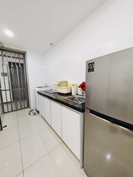 Service Residence for Rent at Domain 5 @ NeoCyber - Fuad Ali - Kitchen - PropertyGuru.com.my