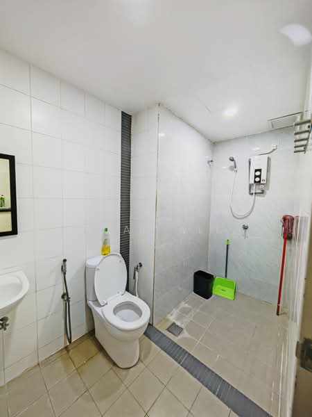 Service Residence for Rent at Domain 5 @ NeoCyber - Fuad Ali - Bathroom - PropertyGuru.com.my