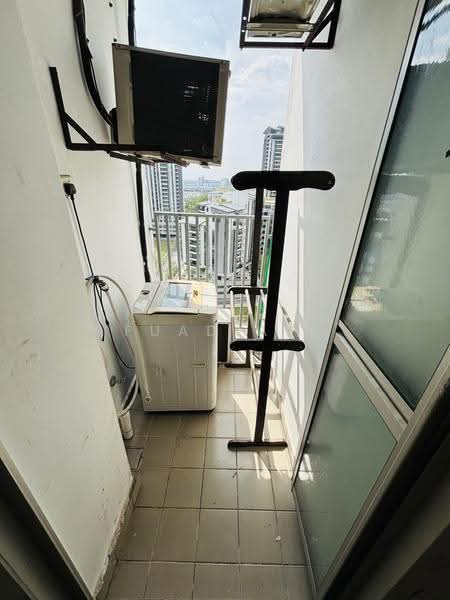 Kediaman Servis untuk Disewa di Domain 5 @ NeoCyber - Fuad Ali - Balcony - PropertyGuru.com.my