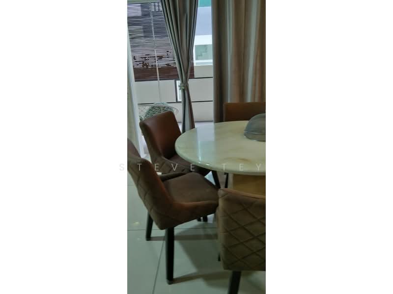 Cluster House for Sale in Taman Bestari Indah (Ulu Tiram) - Steve Tey - Dining Room - PropertyGuru.com.my