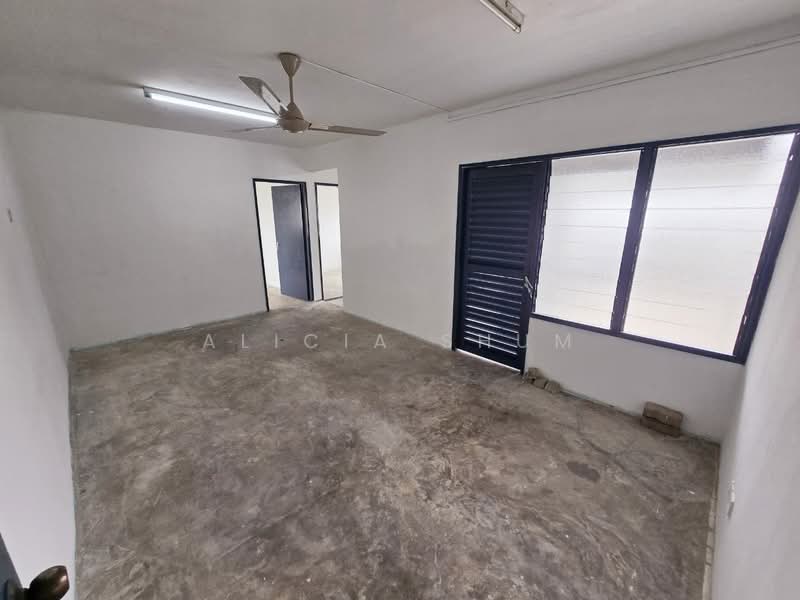 Flat for Sale at Taman Daya - Jalan Pinang 3, 4 - Alicia Shum - Interior - PropertyGuru.com.my