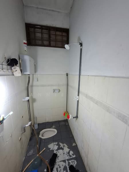 Pasir Gudang untuk Untuk Dijual - RM 340,000, Mac 2026 - Bathroom - PropertyGuru.com.my