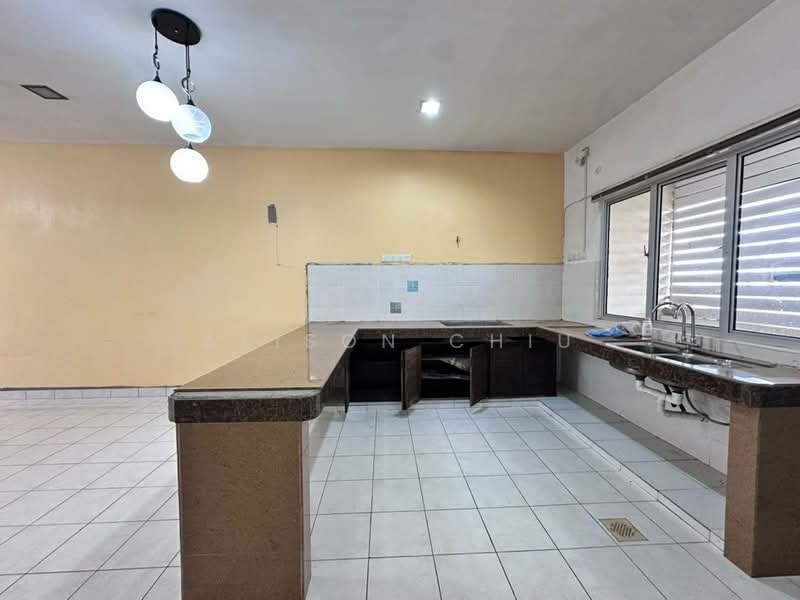Taman Bukit Permata 2.5 sty, More Parking untuk Untuk Dijual - RM 599,000, Mac 2026 - Kitchen - PropertyGuru.com.my
