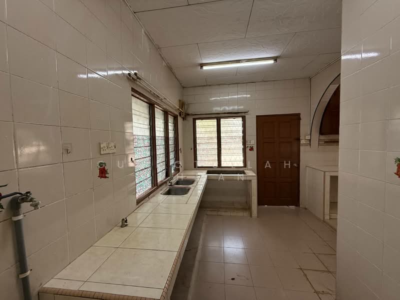 Seksyen 4 untuk Untuk Dijual - RM 750,000, Mac 2026 - Kitchen - PropertyGuru.com.my