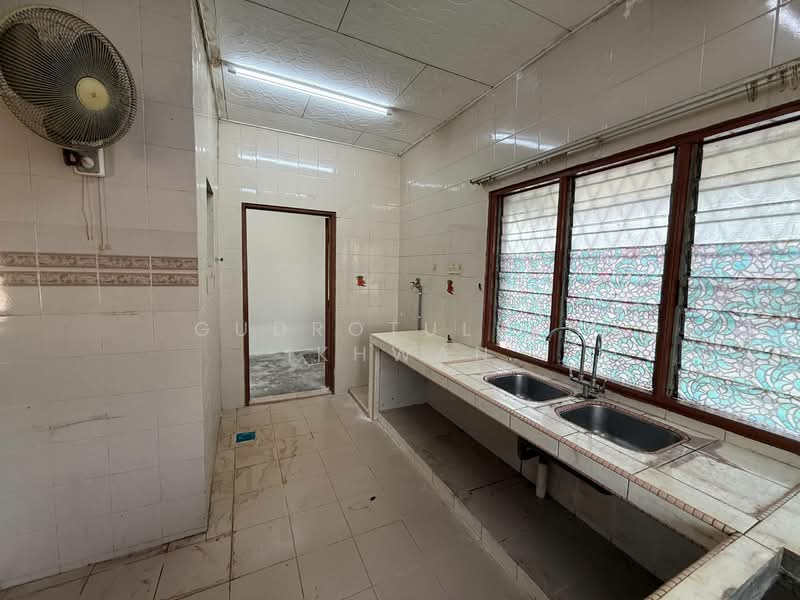 Seksyen 4 untuk Untuk Dijual - RM 750,000, Mac 2026 - Kitchen - PropertyGuru.com.my