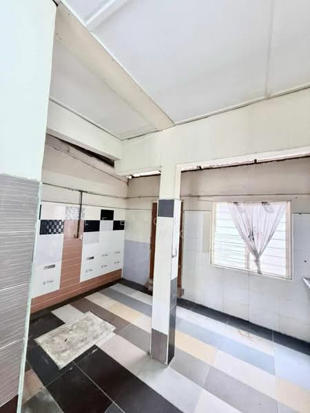 Terraced House for Sale in Ulu Tiram (Johor) - Lee Chin Wong - Kitchen - PropertyGuru.com.my