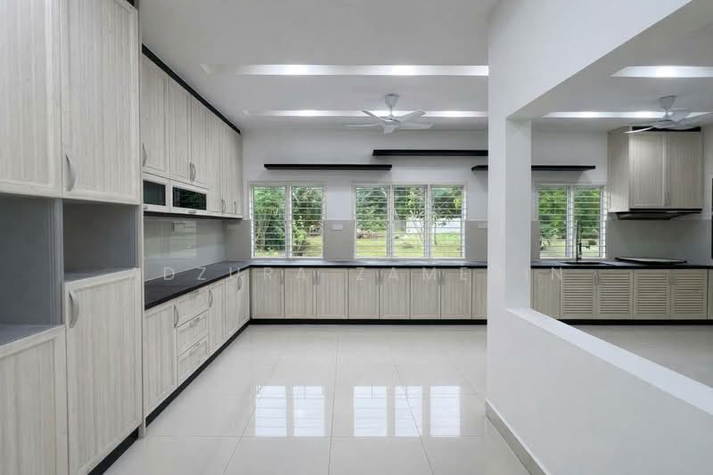 Rumah Berkembar untuk Dijual di Perdana Lakeview East (Cyberjaya) - Adzura Zamedin - Kitchen - PropertyGuru.com.my