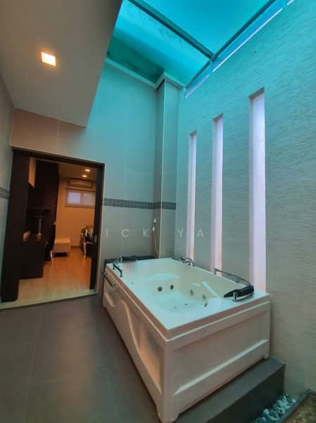 Semi-Detached House for Sale in Bukit Suria (Cheras) - Nick Yap - Bathroom - PropertyGuru.com.my