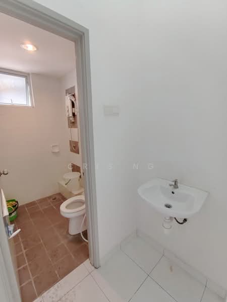 Condominium for Sale at The Golden Triangle Condominium - Cris Ng - Bathroom - PropertyGuru.com.my