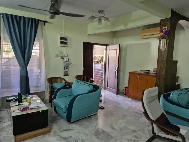 1.5-storey Terraced House for Sale in Puchong (Selangor) - SF Chin - Living Room - PropertyGuru.com.my