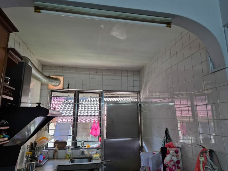 1.5-storey Terraced House for Sale in Puchong (Selangor) - SF Chin - Kitchen - PropertyGuru.com.my