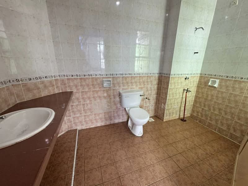 Rumah Teres 2 Tingkat untuk Dijual di Taman Impian Emas (Skudai) - Janice Yong - Bathroom - PropertyGuru.com.my