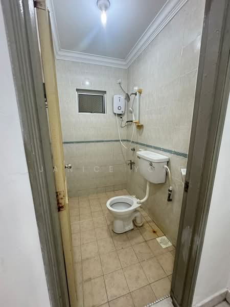 Rumah Teres 2 Tingkat untuk Dijual di Taman Impian Emas (Skudai) - Janice Yong - Bathroom - PropertyGuru.com.my