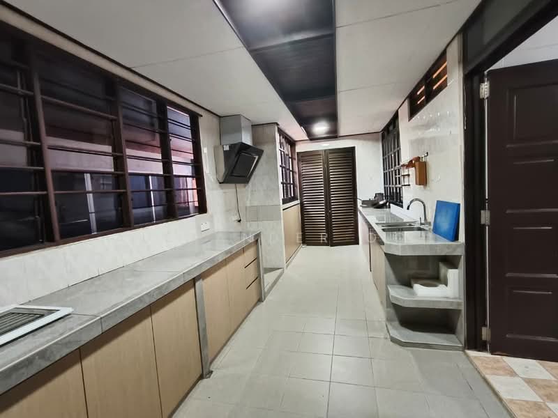 Taman Golf Semi-D House For Rent untuk Untuk Disewa - RM 2,000 /bulan, Mac 2026 - Kitchen - PropertyGuru.com.my