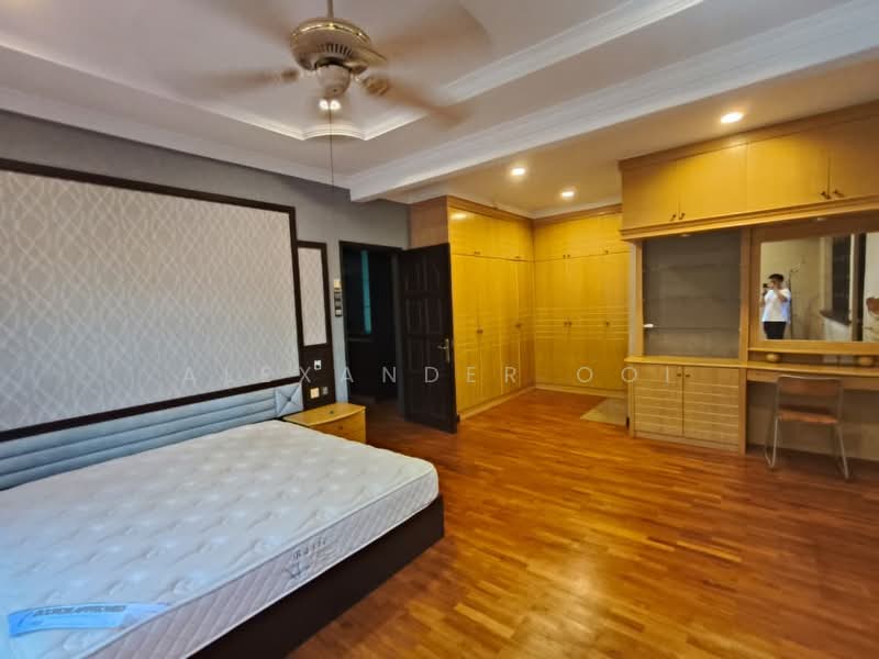 Taman Golf Semi-D House For Rent untuk Untuk Disewa - RM 2,000 /bulan, Mac 2026 - Bedroom - PropertyGuru.com.my