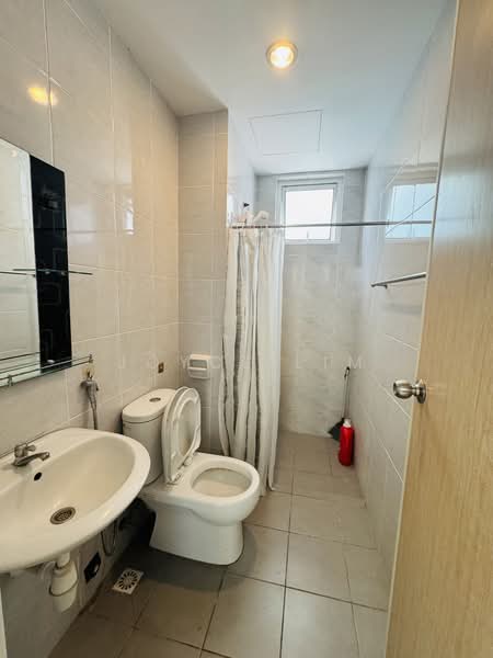 i-Santorini untuk Untuk Disewa - RM 1,900 /bulan, Mac 2026 - Bathroom - PropertyGuru.com.my