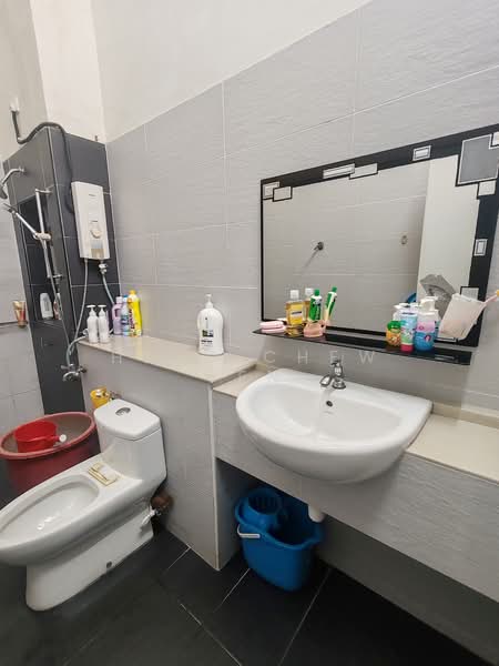 Taman Ehsan Jaya untuk Untuk Dijual - RM 818,000, Mac 2026 - Bathroom - PropertyGuru.com.my