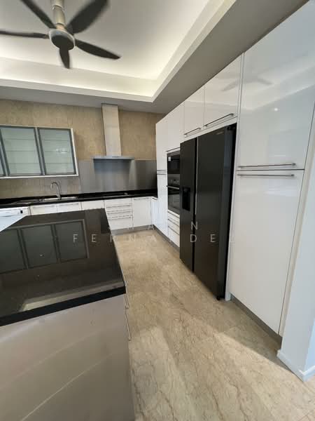 Fully Fitted & Equipped Kitchen