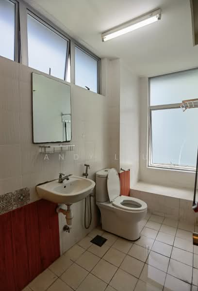 Servis Apartment untuk Dijual di The Domain (Domain 1) @ NeoCyber - Andy Lau - Bathroom - PropertyGuru.com.my