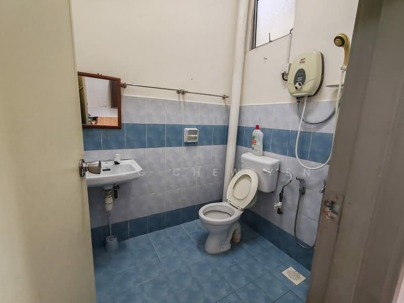 Cheapest Bestari Indah double storey for rent untuk Untuk Disewa - RM 1,500 /bulan, Mac 2026 - Bathroom - PropertyGuru.com.my