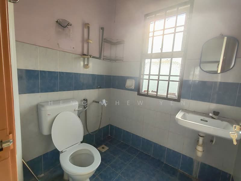 Cheapest Bestari Indah double storey for rent untuk Untuk Disewa - RM 1,500 /bulan, Mac 2026 - Bathroom - PropertyGuru.com.my