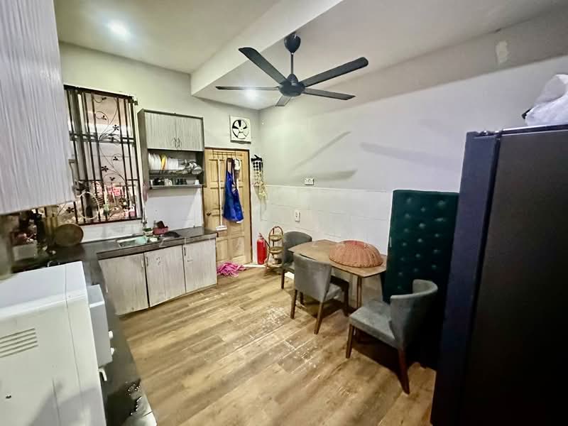 Semi-Detached House for Sale in Bandar Utama Batang Kali (Batang Kali) - Zehan Zaki - Kitchen - PropertyGuru.com.my