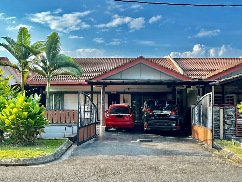 Semi-Detached House for Sale in Bandar Utama Batang Kali (Batang Kali) - Zehan Zaki - PropertyGuru.com.my