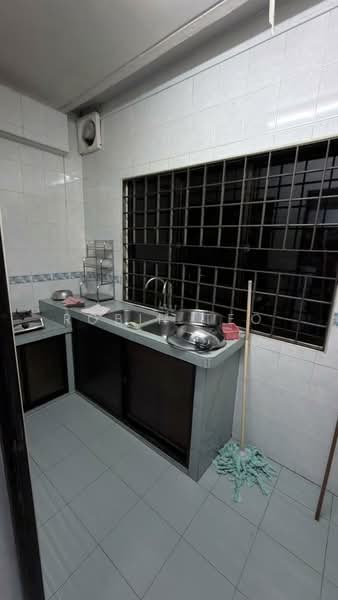2-storey Terraced House for Sale in Taman Sri Kulai Baru (Kulai) - Robin Teo - Kitchen - PropertyGuru.com.my