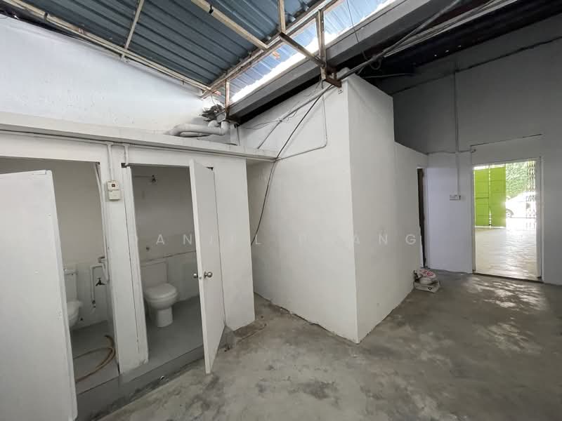 Shop for Rent in George Town (Penang) - Daniel Phang - Bathroom - PropertyGuru.com.my