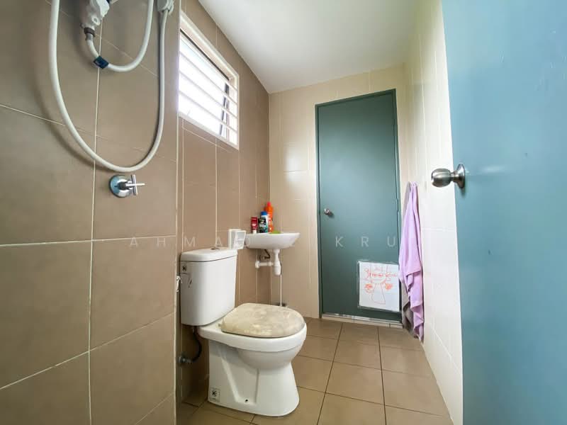 2-storey Terraced House for Sale in Sungai Buloh (Selangor) - Ahmad Zikrul - Bathroom - PropertyGuru.com.my