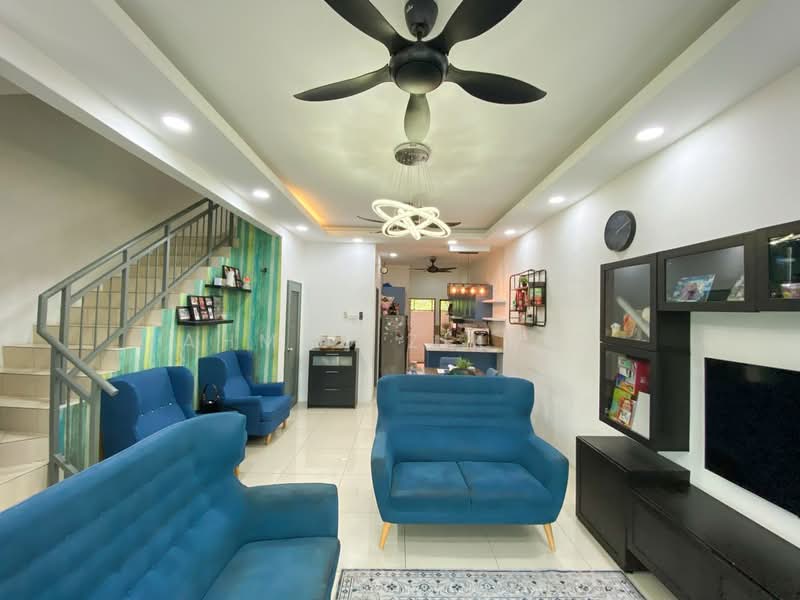 2-storey Terraced House for Sale in Sungai Buloh (Selangor) - Ahmad Zikrul - Living Room - PropertyGuru.com.my