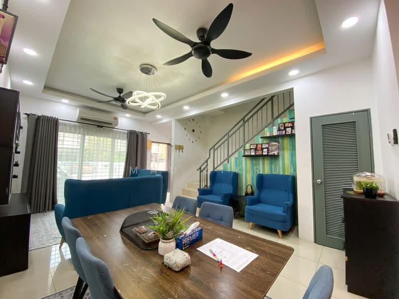 2-storey Terraced House for Sale in Sungai Buloh (Selangor) - Ahmad Zikrul - Living Room - PropertyGuru.com.my